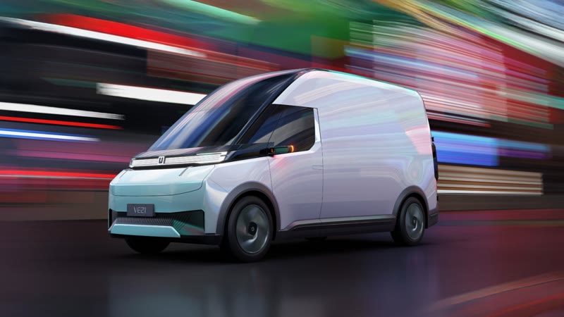 Farizon SV: van in motion, front view