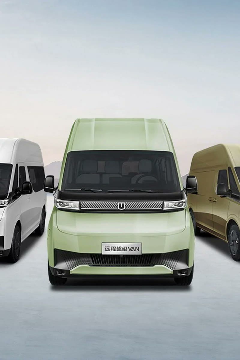 Farizon SV: green van, front view