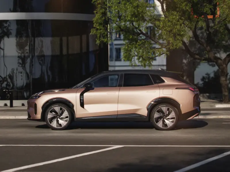 Lynk & Co 08