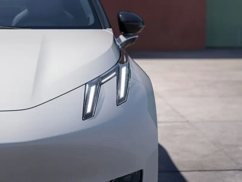 Lynk & Co 02