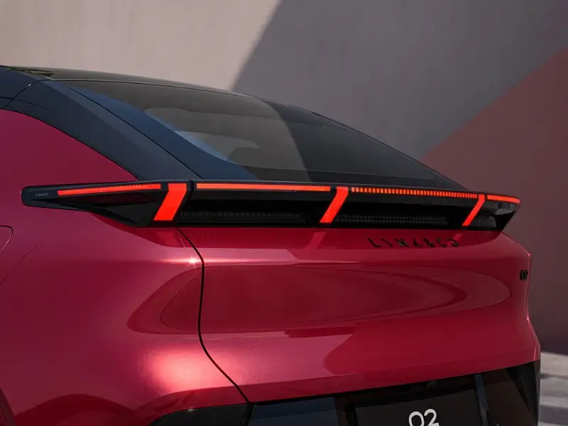 Lynk & Co 02